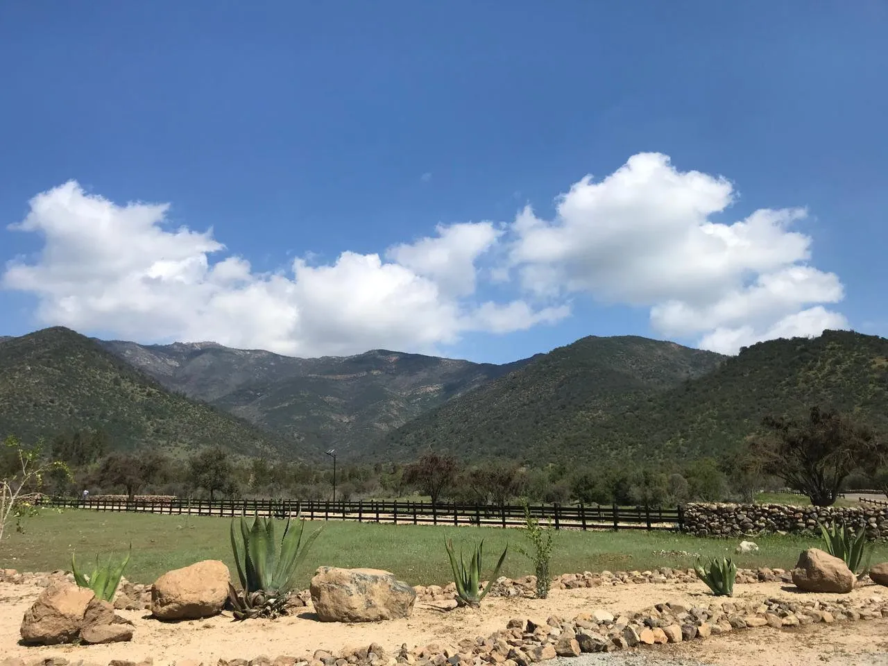 Cerros de Los Maquis sobre los sitios de Entre Viñas